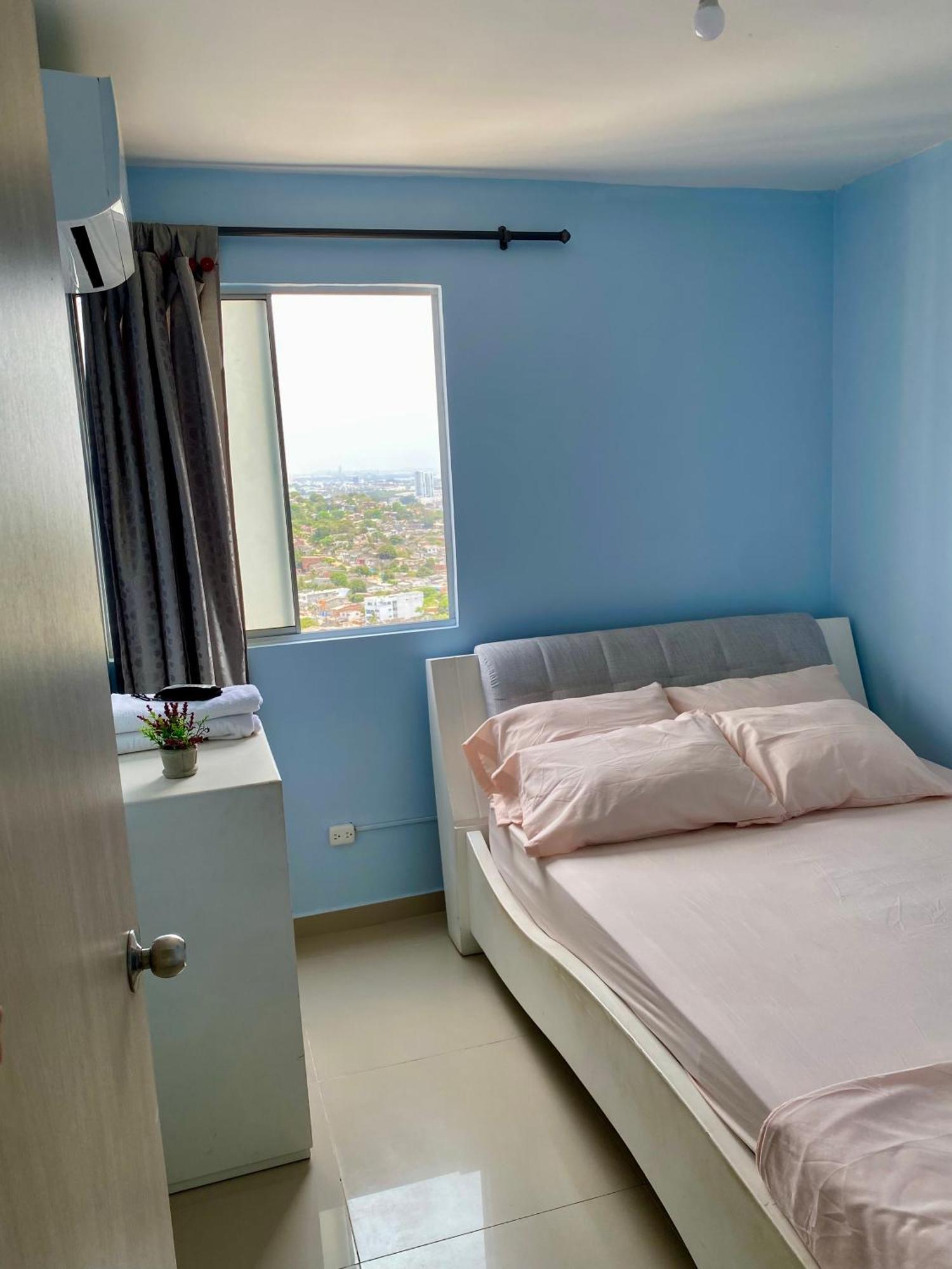 En Cartagena, Entero Y Amueblado Apartamento *